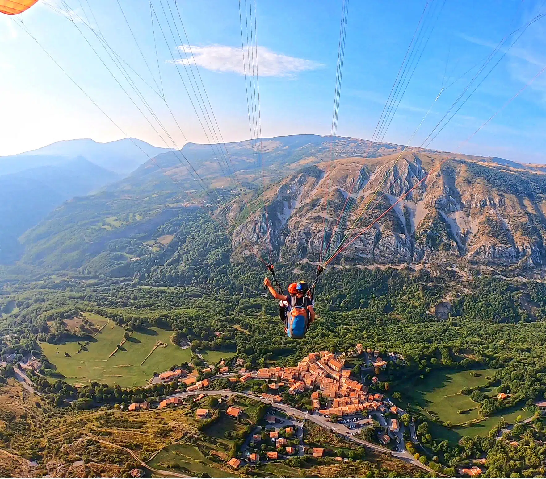 Tandem paragliding flight for residents of Saint-Tropez at Gréolières Préalpes d'Azur