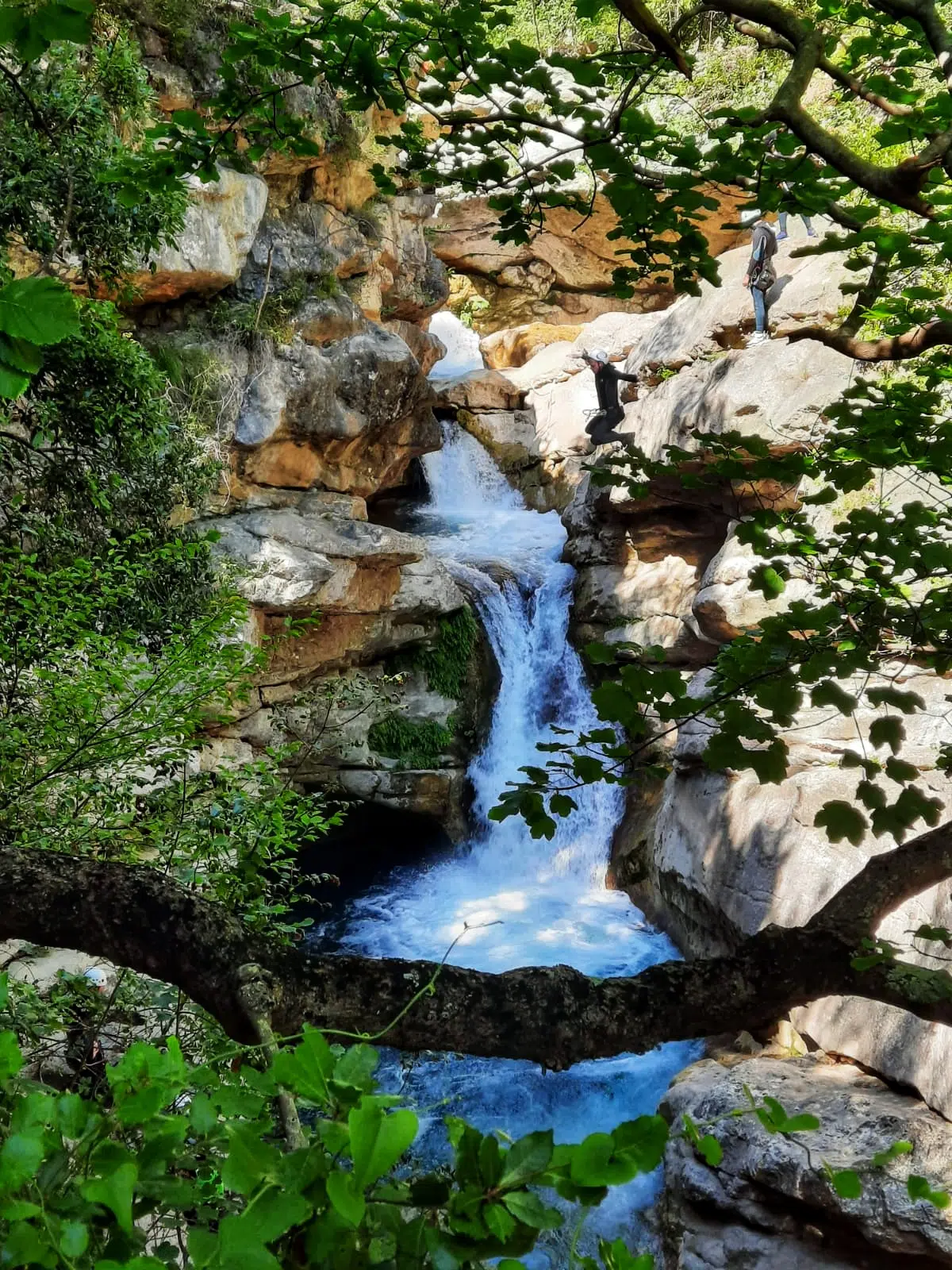 cascade-canyoning