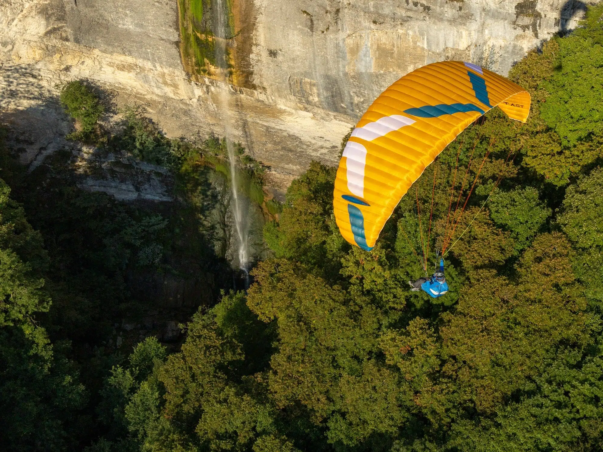 The Ozone Alta GT wing on the ground, light construction for hike and fly