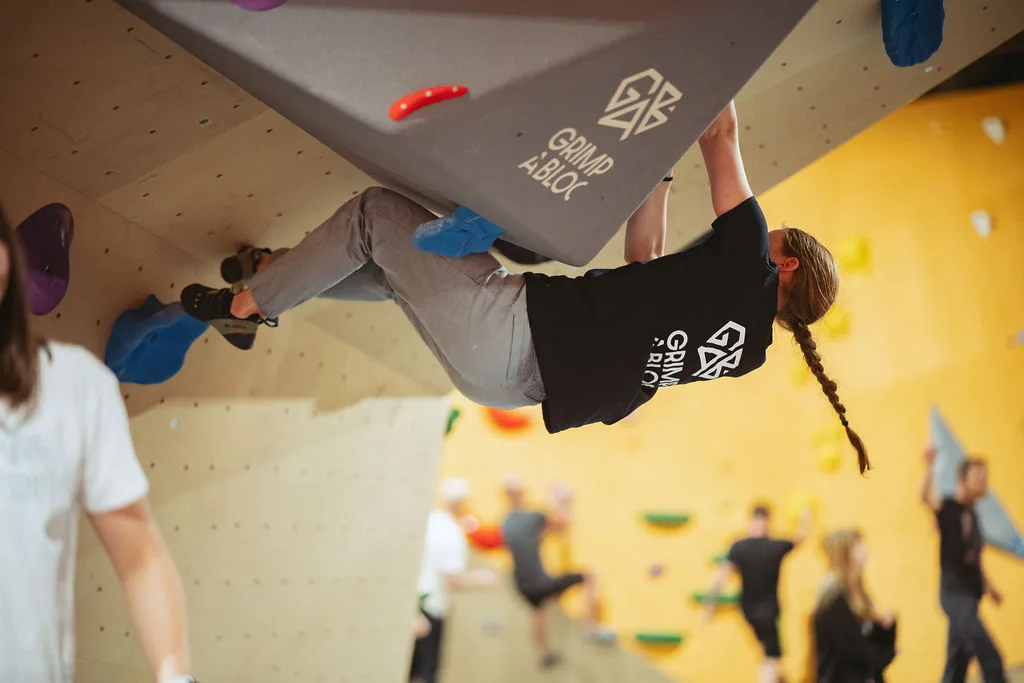 Salle d'escalade de bloc Grimp a Bloc, partenaire d'Ailéments